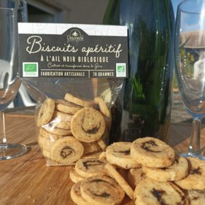 biscuits à l'ail noir